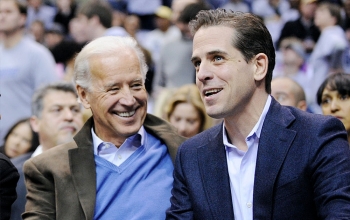 tong thong trump se xoay vao diem yeu cua ong biden va con trai