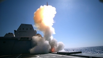 Video: Uy lực kinh hoàng của siêu khu trục hạm Mỹ trong lần đầu phóng thử tên lửa SM-2