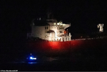 can canh man giai cuu tau cho dau than toc cua dac nhiem hai quan anh