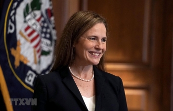 ba amy coney barrett chinh thuc tro thanh tham phan toa an toi cao my