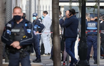 Hé lộ danh tính kẻ tấn công khủng bố bằng dao gây chấn động nước Pháp