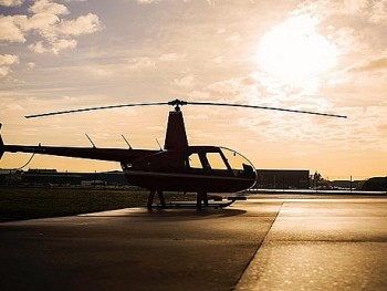 truc thang nga roi trong rung khi dang huan luyen 3 nguoi tren khoang thiet mang