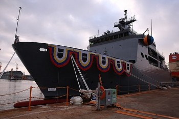 han quoc ha thuy tau ngam cuu ho thu hai tren dao geoje