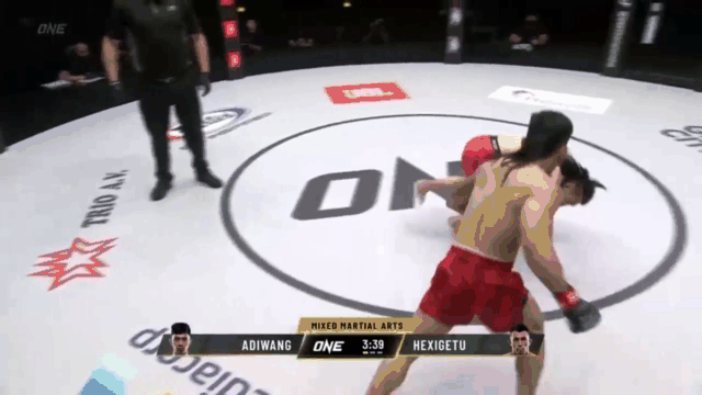 video gio chieu ban vo si mma nhan cai ket muoi mat