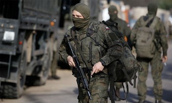 ba lan tuc toc trien khai 10000 binh linh toi bien gioi belarus