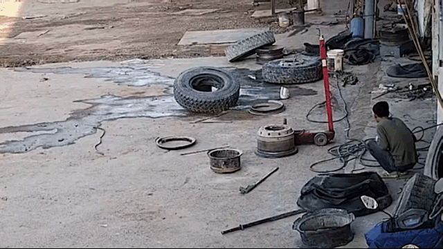 video lop o to phat no kinh hoang nguoi dan ong hot hoang thao chay