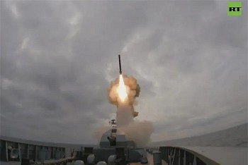 chien ham do doc essen phong kalibr gay kinh ngac voi don danh trung hong tam