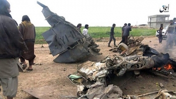 Máy bay quân sự Iraq gặp nạn lao thẳng đầu xuống đất