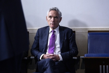 co van cua tong thong trump bat ngo xin loi viec tra loi phong van dai nga