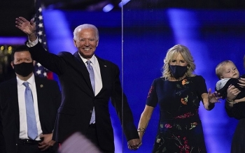 tong thong tan cu joe biden va nhung loi hua luc tranh cu kich tinh