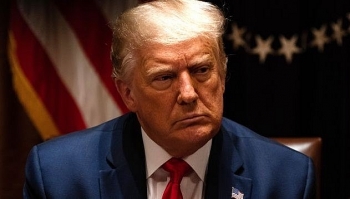 nhan vat quyen luc phe ong trump tu choi ky tai lieu quan trong de chuyen giao
