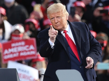 axios loan tin ong trump da ban bac voi co van ve du dinh tai tranh cu tong thong nam 2024