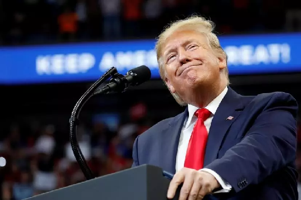 ong trump duoc moi goi mot cach tha thiet vao cac hop dong viet hoi ky gia tri len toi ca tram trieu usd