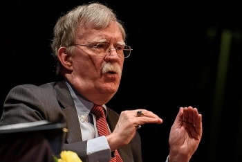 tong thong trump len tieng che bai cuu co van john bolton