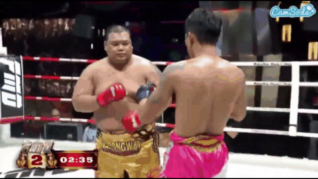 video vo si muay thai tung cu da than sau tay dam quyen anh lap tuc xin thua