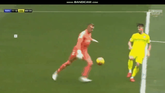 video thu mon co tinh dap tien dao doi phuong roi lan ra gia vo dau don