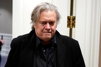 cuu co van cua ong trump bi truy to toi chong lenh dieu tra bao loan
