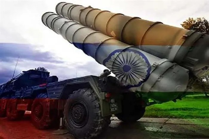 Moscow bắt đầu giao tổ hợp S-400 Triumf đầu tiên cho Ấn Độ bất chấp đe dọa của Washington
