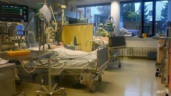 Nhiều bệnh viện Đức quá tải vì COVID-19, phải chuyển bớt bệnh nhân sang Ý điều trị