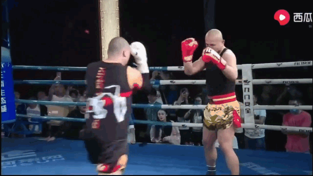 Video: Thách đấu cao thủ Thiếu Lâm, tay đấm nghiệp dư no đòn