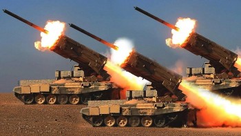 nga tang cuong to hop phun lua hang nang tos 2 tosochka toi bien gioi ukraine