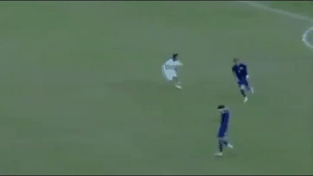 video co tinh ca khia cau thu bi doi phuong dam guc ngay tren san