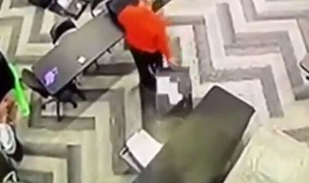 bang georgia dot ngot keu goi thanh tra lai chu ky sau khi phe ong trump cong bo video to gian lan phieu bau