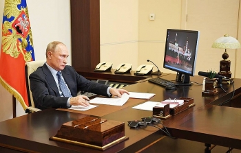 nga tiet lo cach ong chu dien kremlin ung xu voi tin don ve doi tu