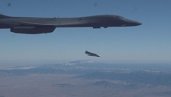 Mỹ thử tên lửa hành trình phóng từ máy bay ném bom B-1B Lancer tại căn cứ không quân Holloman