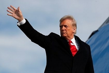 ong trump tuyen bo gioi chuc nha trang se khong phai nhung doi tuong dau tien duoc tiem vac xin covid 19
