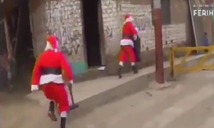 Video: Ông già Noel vác súng và búa phi như bay "tóm sống" hàng loạt tội phạm