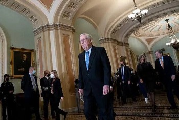 dang cong hoa doa dong cua chinh phu de chan quy dinh tiem phong cua chinh quyen biden