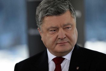 cuu tong thong ukraine poroshenko bi dieu tra ve toi phan quoc