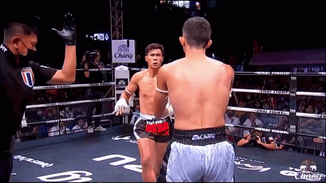 video vo si muay thai dung don ban ha knock out doi thu gay tranh ca i