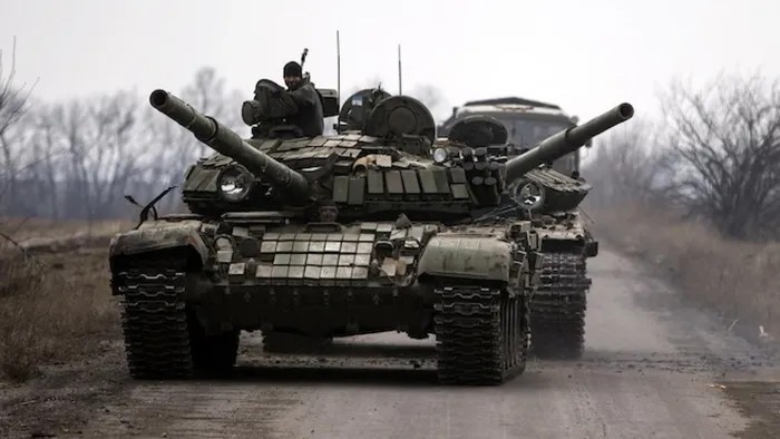 Xe tăng Ukraine tiến vào ngoại ô Donetsk, không gặp phải sức kháng cự nào đáng kể