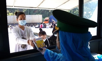 dai su quan viet nam tai lao ra thong bao huong dan viet kieu dang ki ve nuoc tet nguyen dan