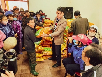 world vision viet nam tang hon 11 tan lua giong cho hon 1100 ho dan kho khan tai hai lang quang tri