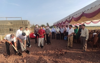 khoi cong nha sinh hoat cong dong rong 750 m2 cho nguoi goc viet nam o campuchia