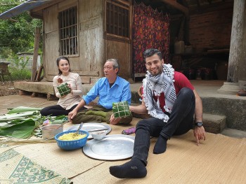 saleem hammad palestine hay nho ao dai banh chung va to am