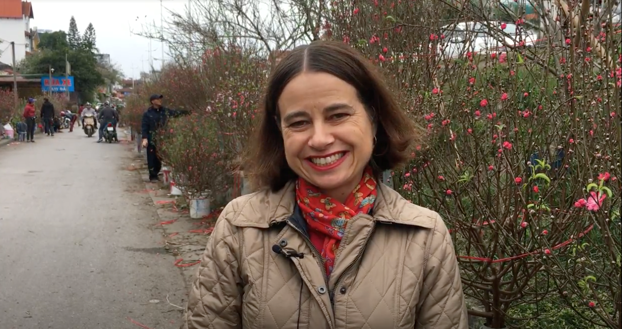 dai su australia tai viet nam robyn mudie banh chung rat ngon va dao quat an anh