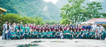 pgsbs viet kieu my doan dao vien tay nghe bac si viet nam rat gioi