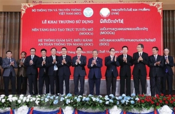 viet nam ban giao 2 he thong gop phan giup lao day nhanh chuyen doi so