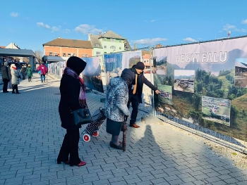 khai mac trien lam tranh quang ba ve dat nuoc con nguoi va van hoa viet nam tai hungary