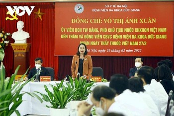 lanh dao dang nha nuoc tham chuc mung ngay thay thuoc viet nam