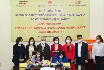 unfpa ban giao 2750 bo do dung thiet yeu ho tro phu nu co nguy co bi bao luc