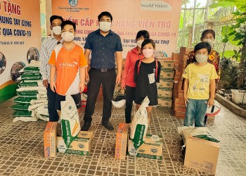 world vision viet nam ho tro tien mat cho 340 tre em mo coi va bi anh huong covid 19 tai tphcm
