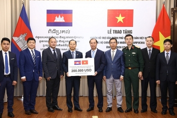 viet nam ho tro 200000 usd cho chinh phu va nhan dan campuchia chong dich covid 19