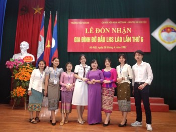 90 luu hoc sinh lao duoc gia dinh nguoi viet nhan lam con nuoi