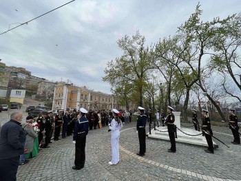 nguoi viet tai vladivostok nga dang hoa tai tuong dai chu tich ho chi minh