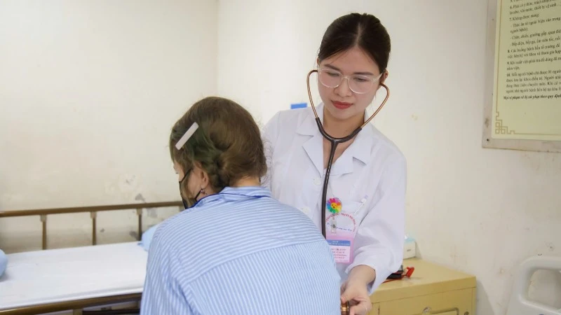 Bảo đảm công tác điều trị dịp nghỉ lễ 30/4